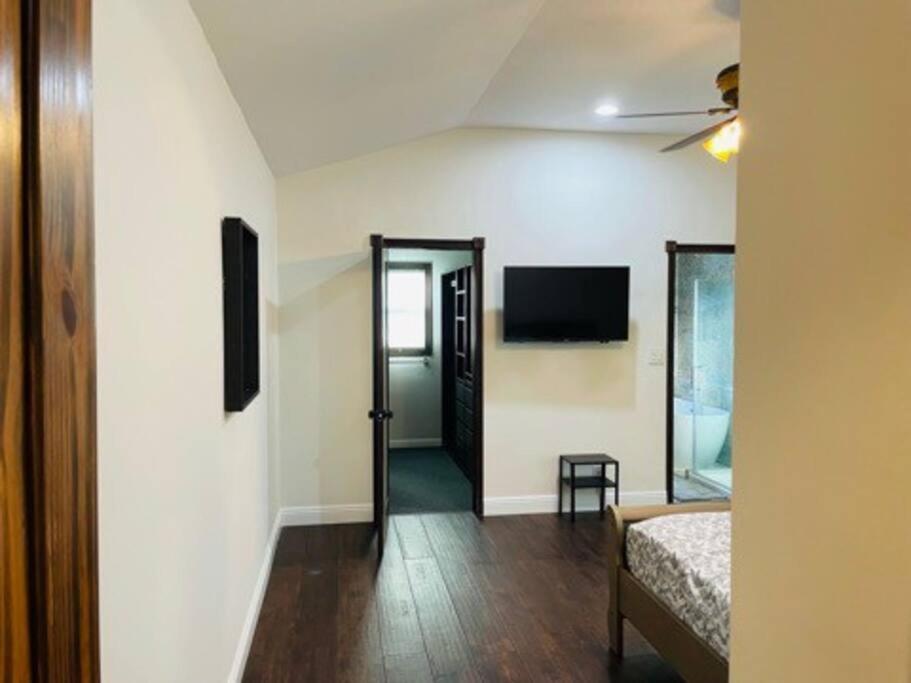 Holiday home Spacious With Garden & Pool *